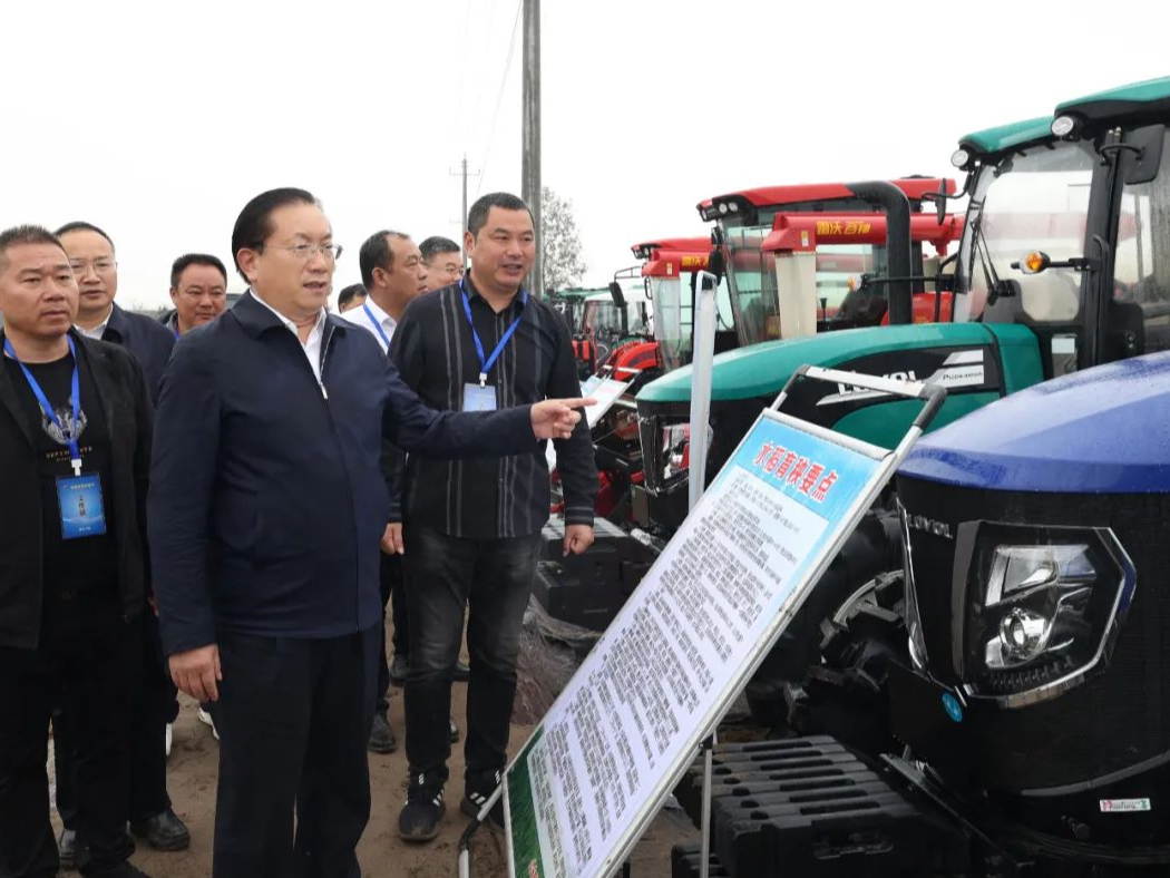 王忠林出席2023年中国农民丰收节湖北主会场活动