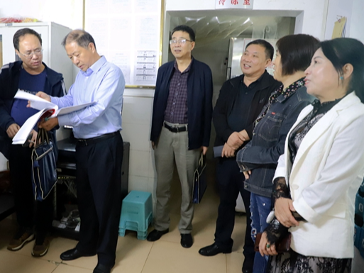 麻家渡镇小学食堂食品安全接受检查