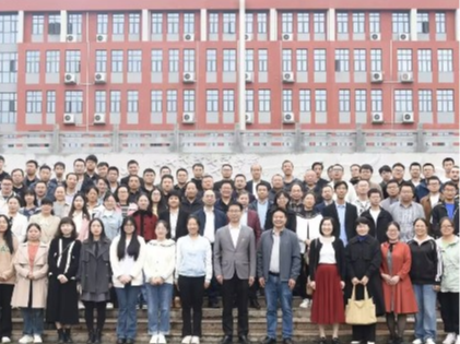 竹山一中：外出学习促提升