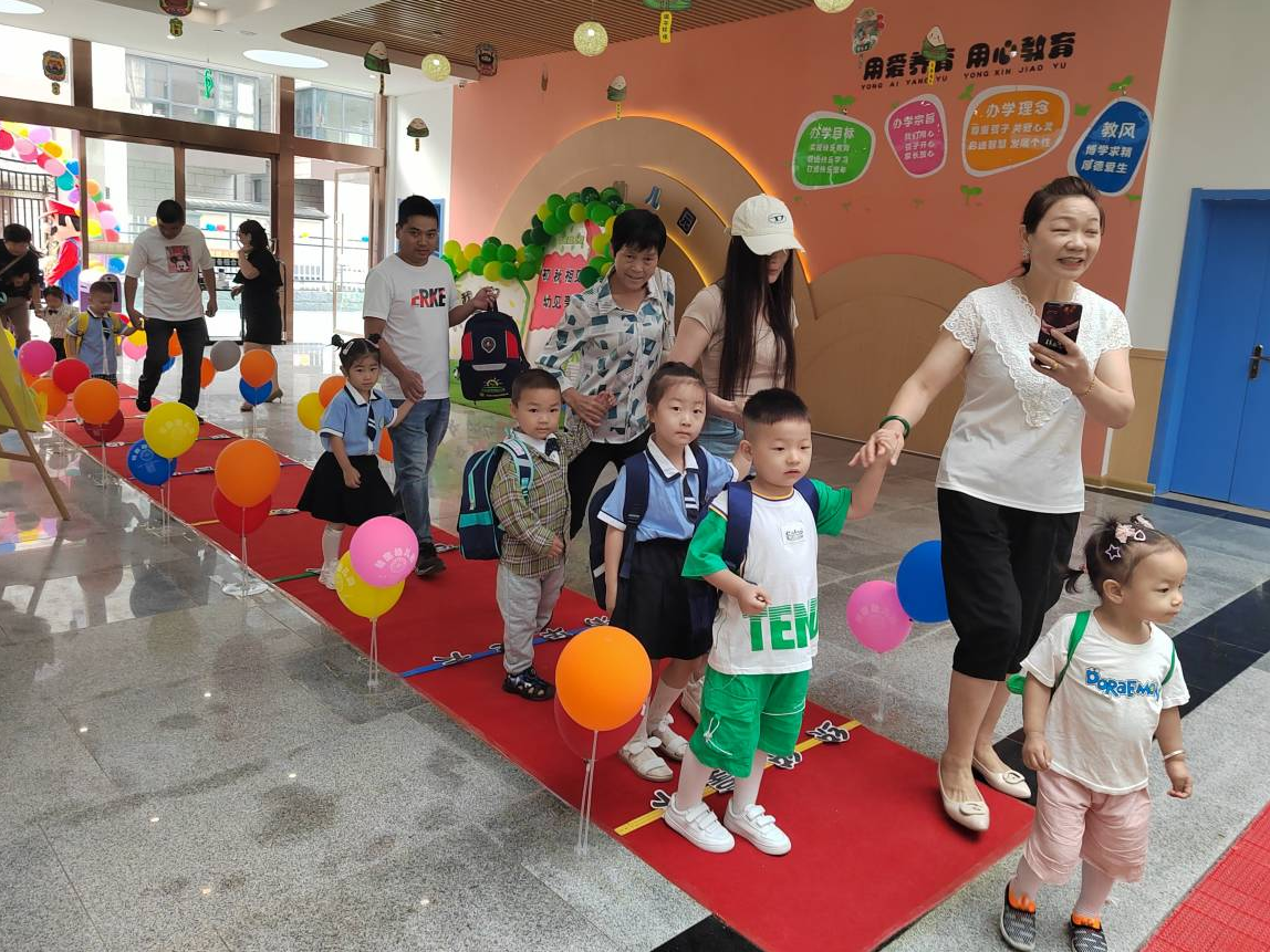 潘口乡智童幼儿园举行新学期开学典礼