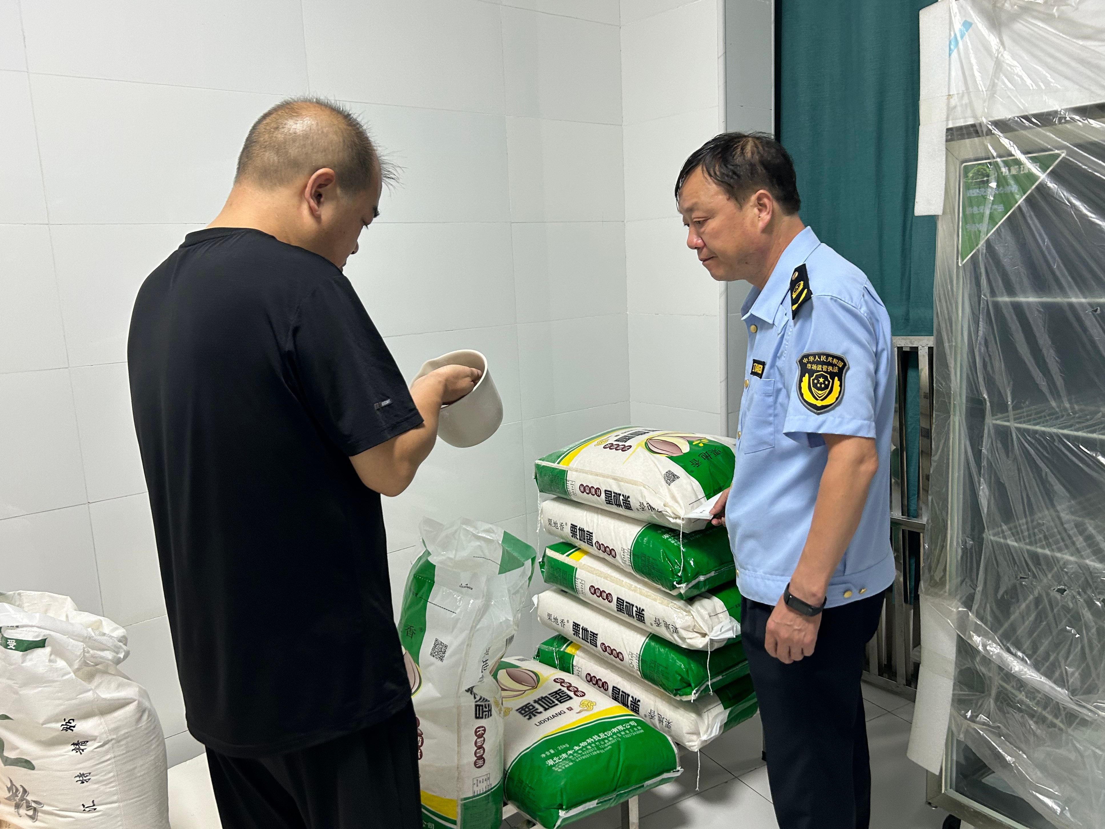 潘口乡：全力守护师生“舌尖上的安全”