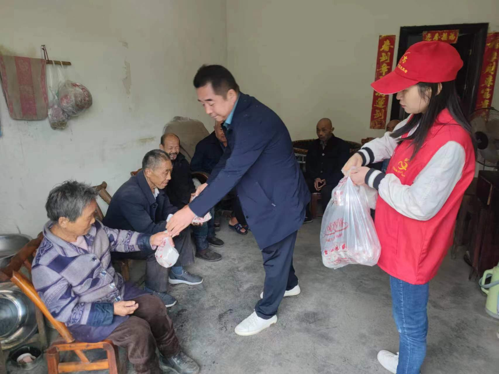 我县下拨320万元临时救助资金