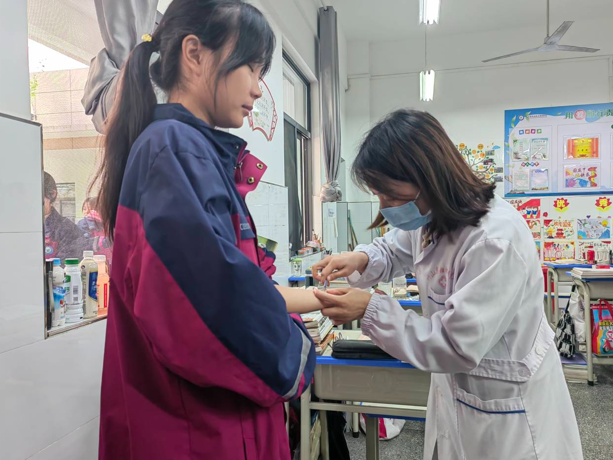 结核筛查进校园　筑牢健康防护墙