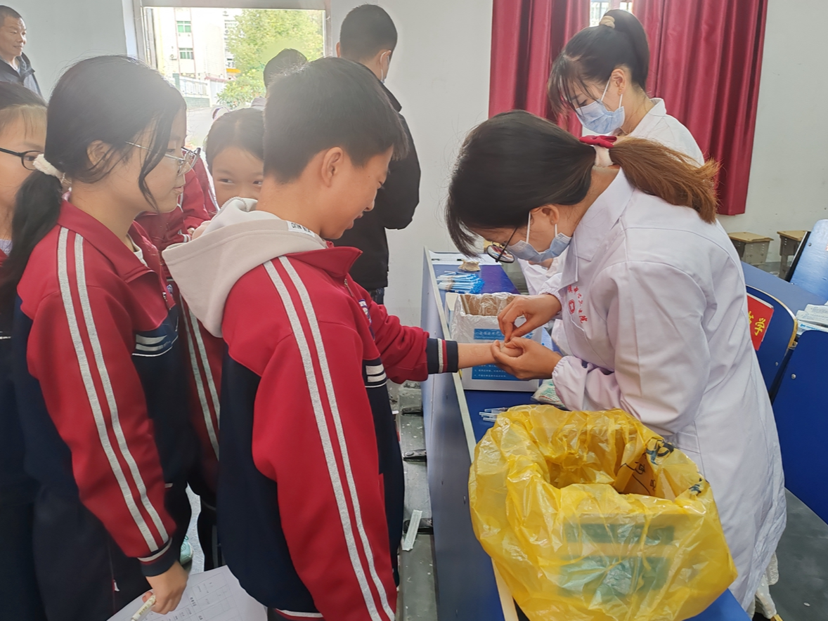 秦古镇中心学校：精准筛查 呵护健康