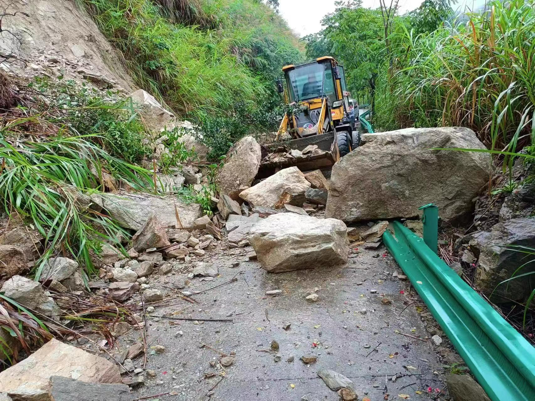 楼台乡：“双节”假期不打烊  坚守岗位显担当