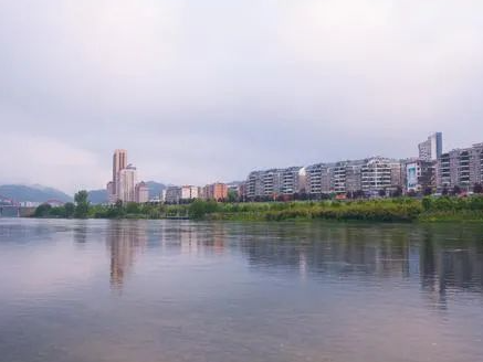 县委主题教育领导小组办公室第一次主任会议召开