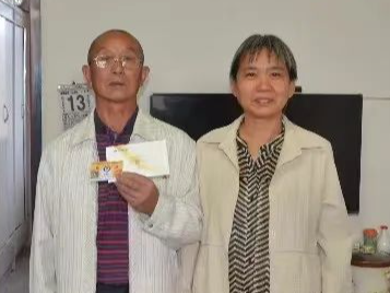 孝感这对农民夫妻双双完成大爱心愿！
