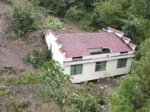 大庙乡黄兴村妥善转移2名受灾群众