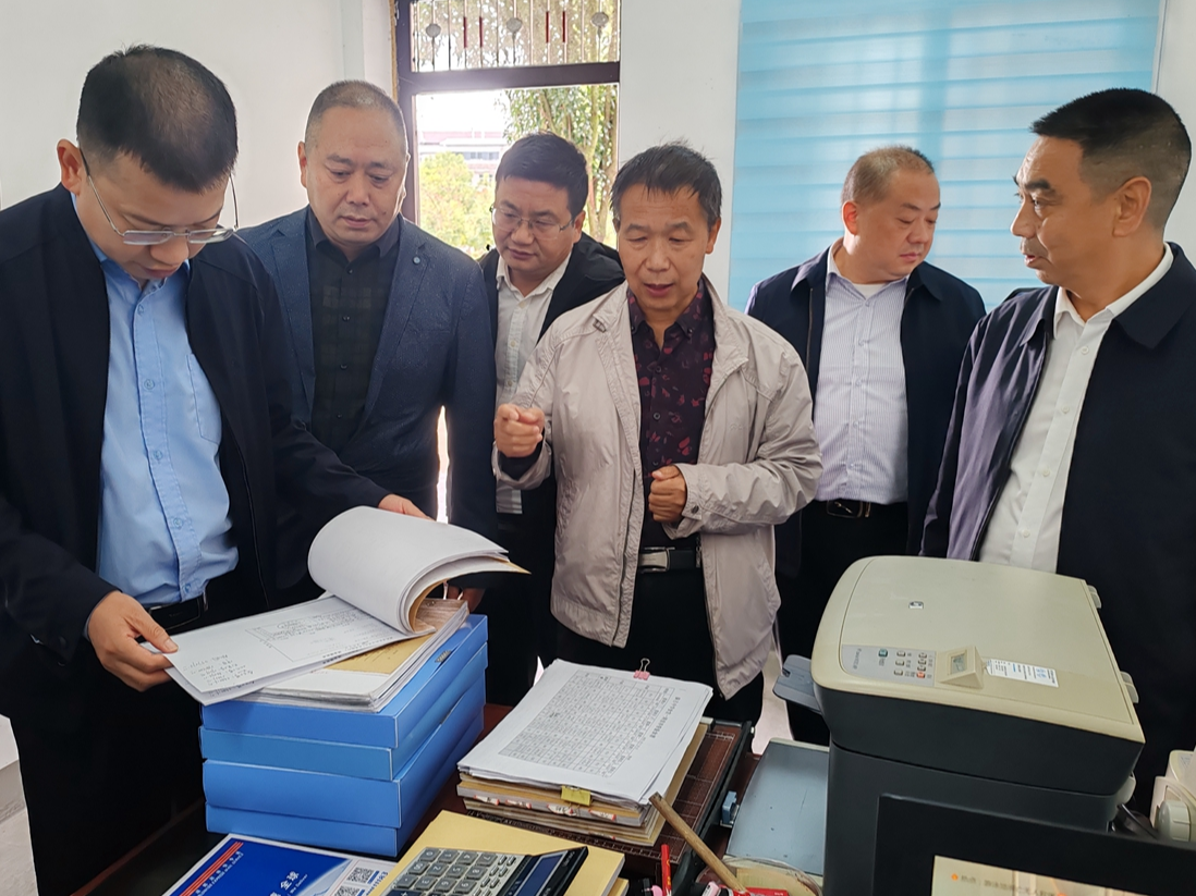 秦古镇中心学校：随机检查促规范