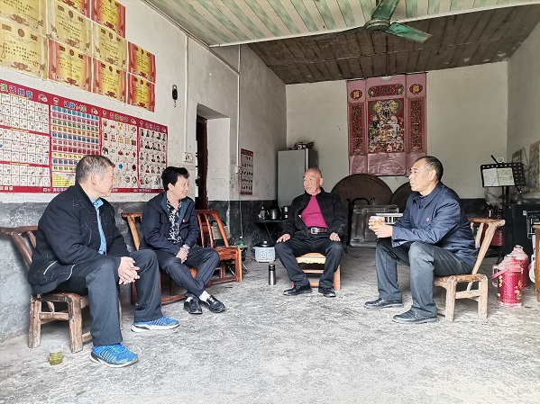 沧浪片区学校党支部：送精神之钙 过幸福晚年