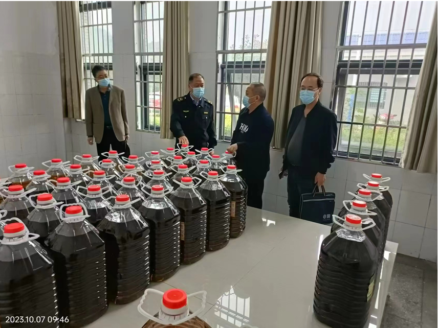 竹山县开展学校食堂食品安全跨部门综合执法检查