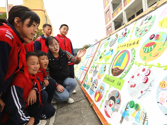 红卫小学开展“知节气、习文化”主题活动