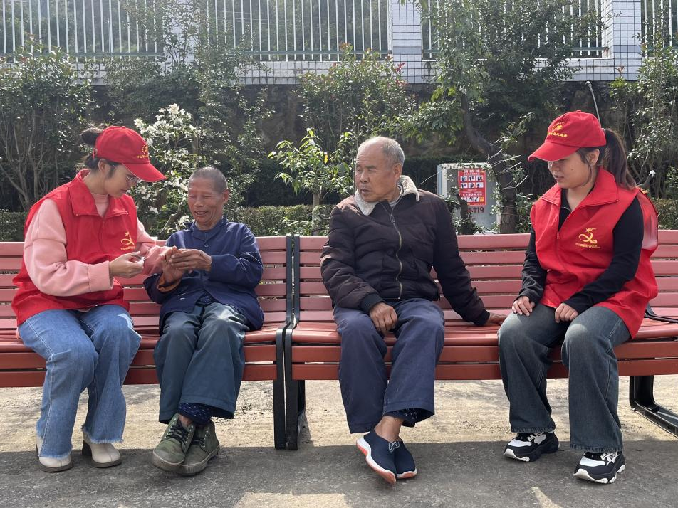 文峰乡：爱在重阳节 情暖夕阳红