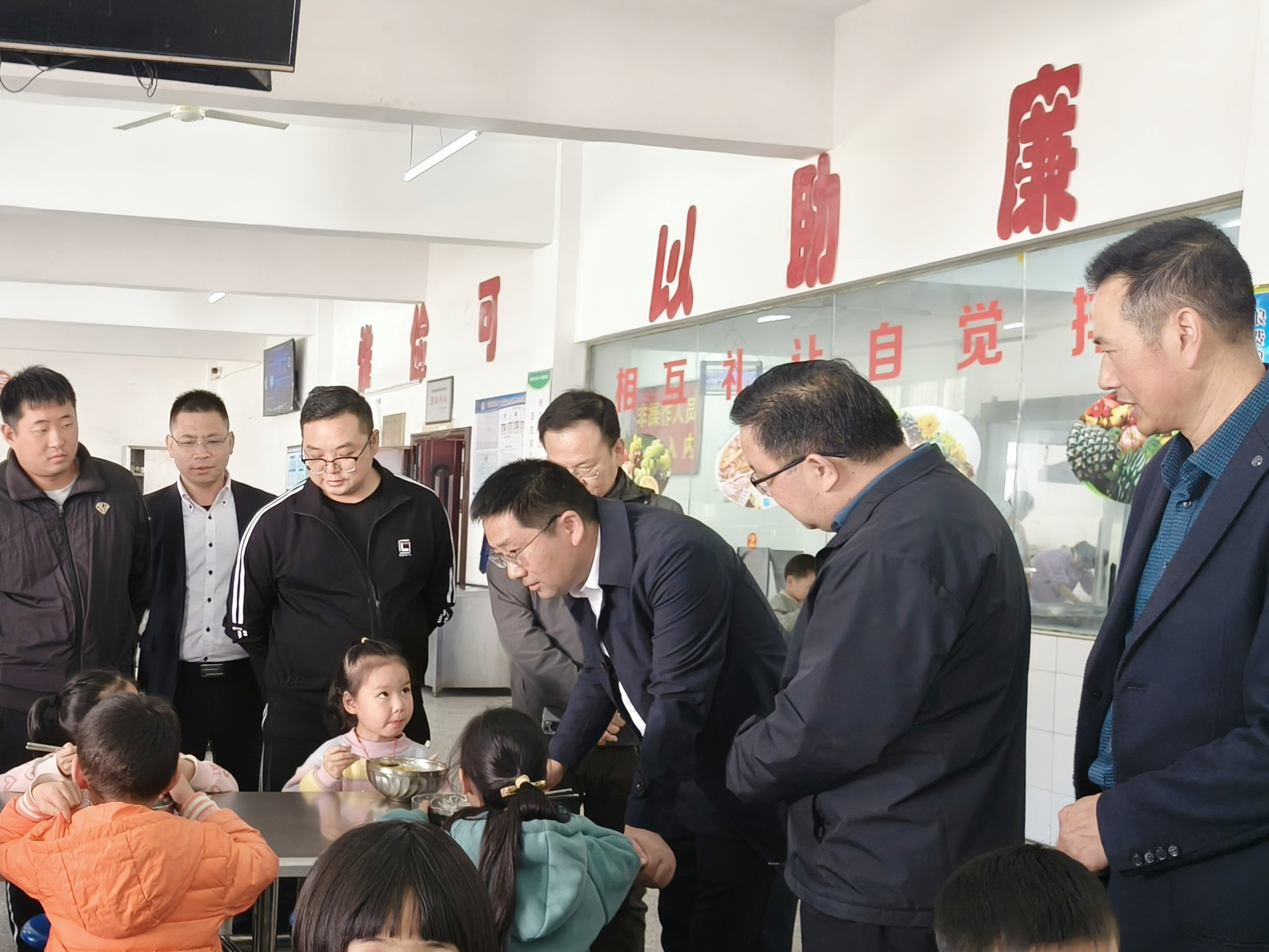 县教育局检查组到柳林乡中心学校检查