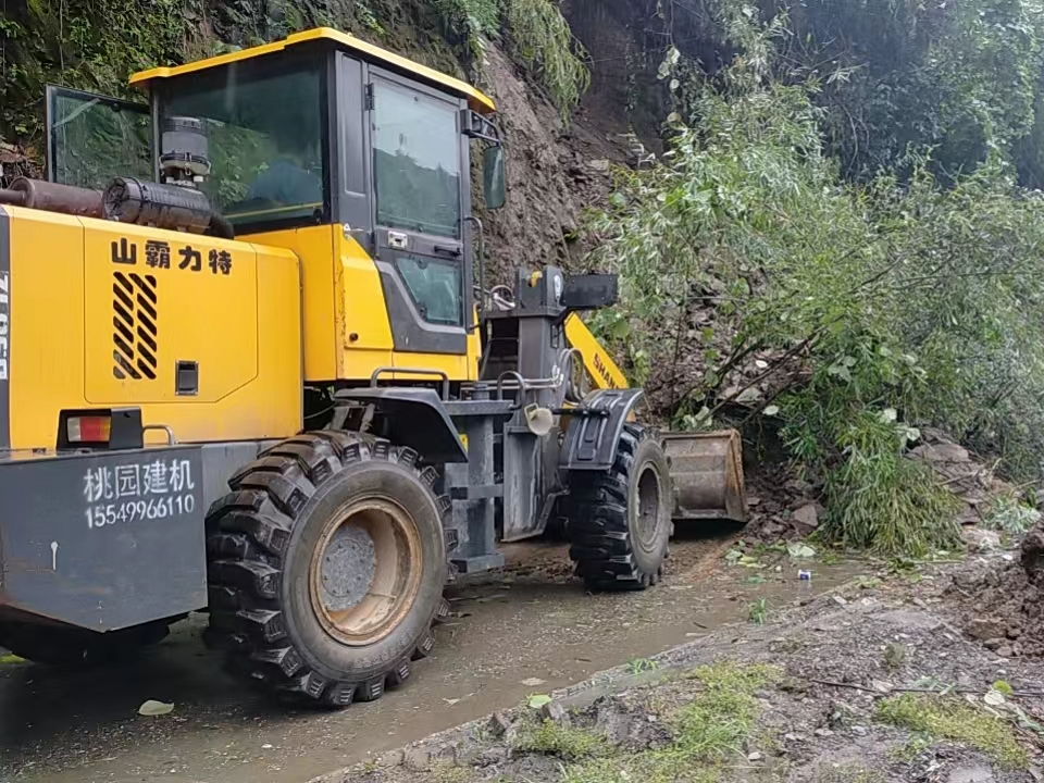 溢水镇：清理道路塌方 保障群众安全出行