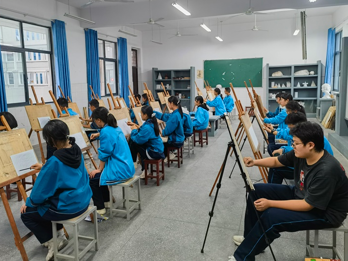 竹山一中：多彩社团活动 缤纷校园生活