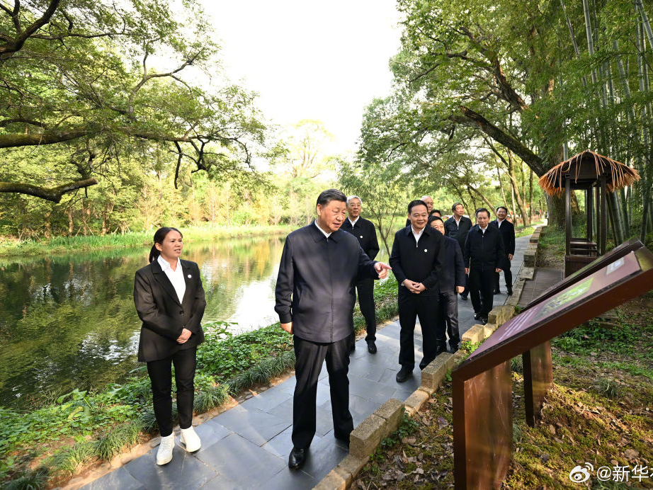 习近平在江西景德镇市、上饶市考察调研