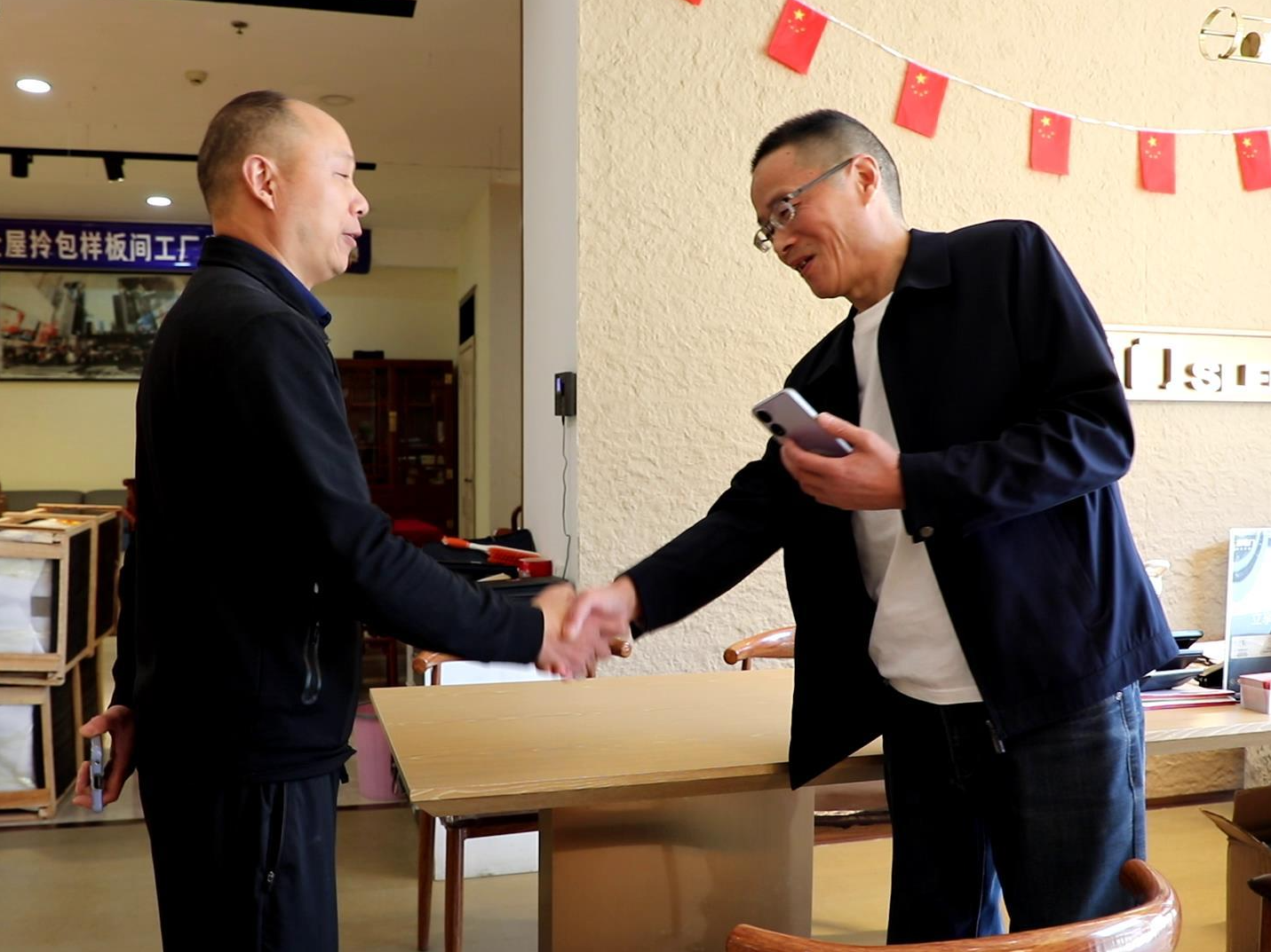 安装师傅拾金不昧　平凡善举彰显美德