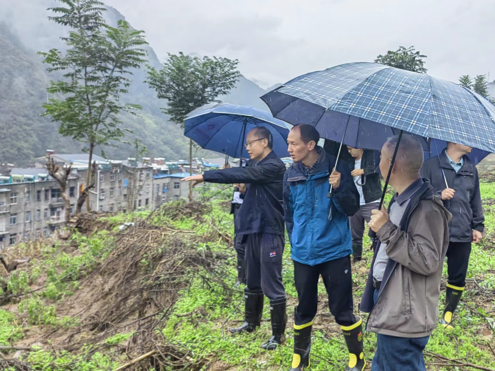 县自然资源和规划局扎实做好“双节”长假地灾防治工作