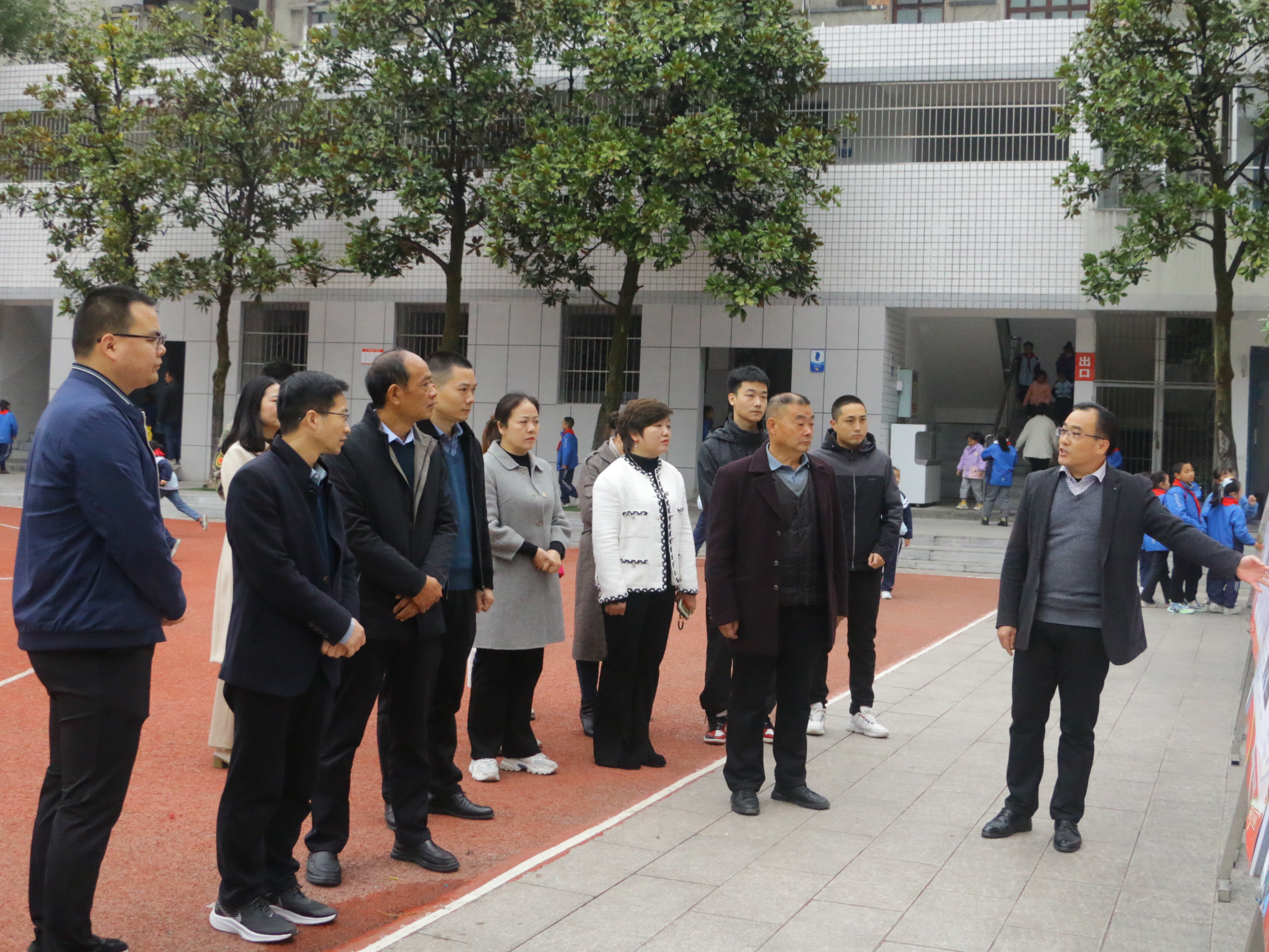 我县开展“共青团与人大代表政协委员面对面”活动