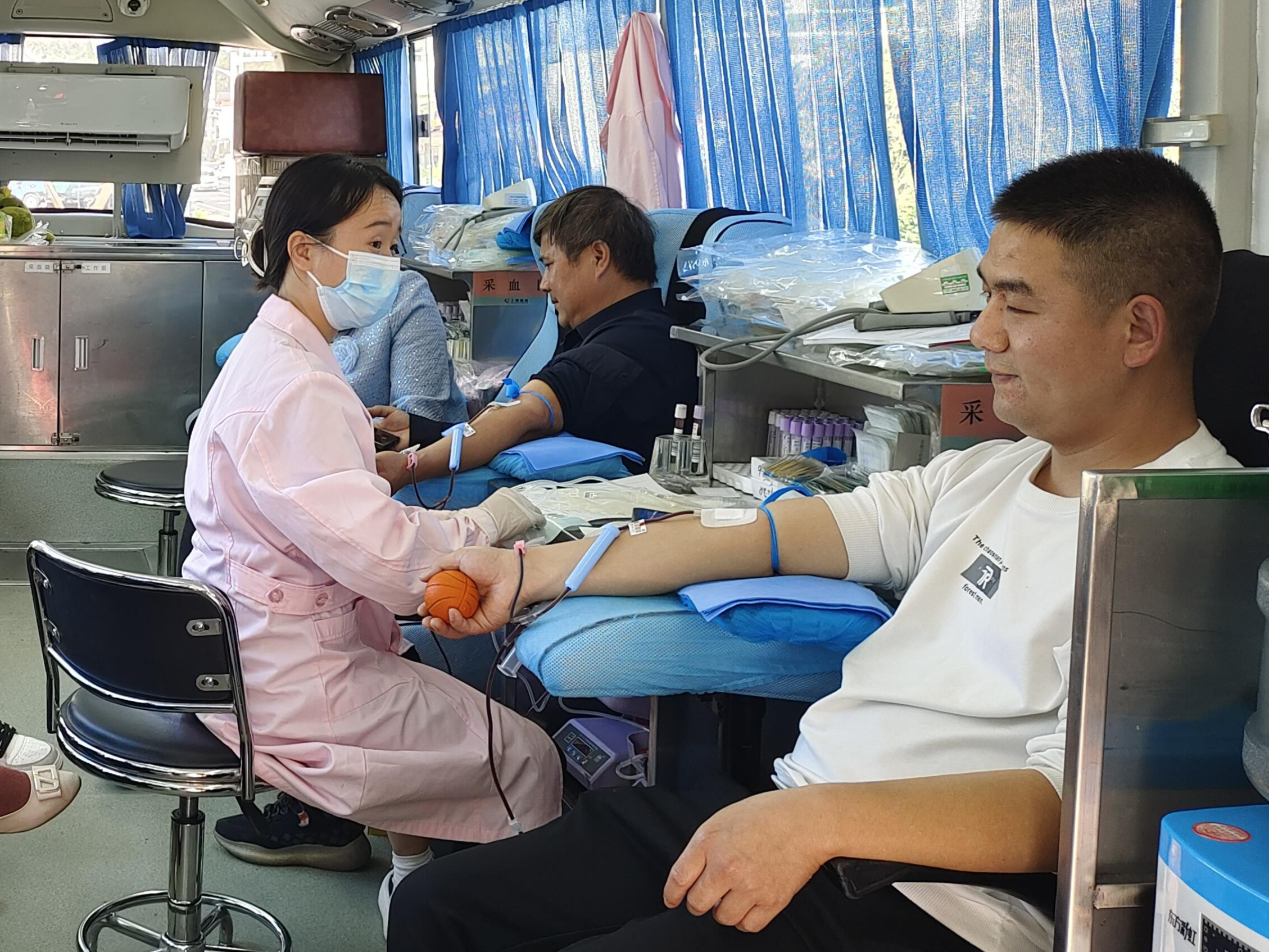 擂鼓镇组织开展无偿献血活动