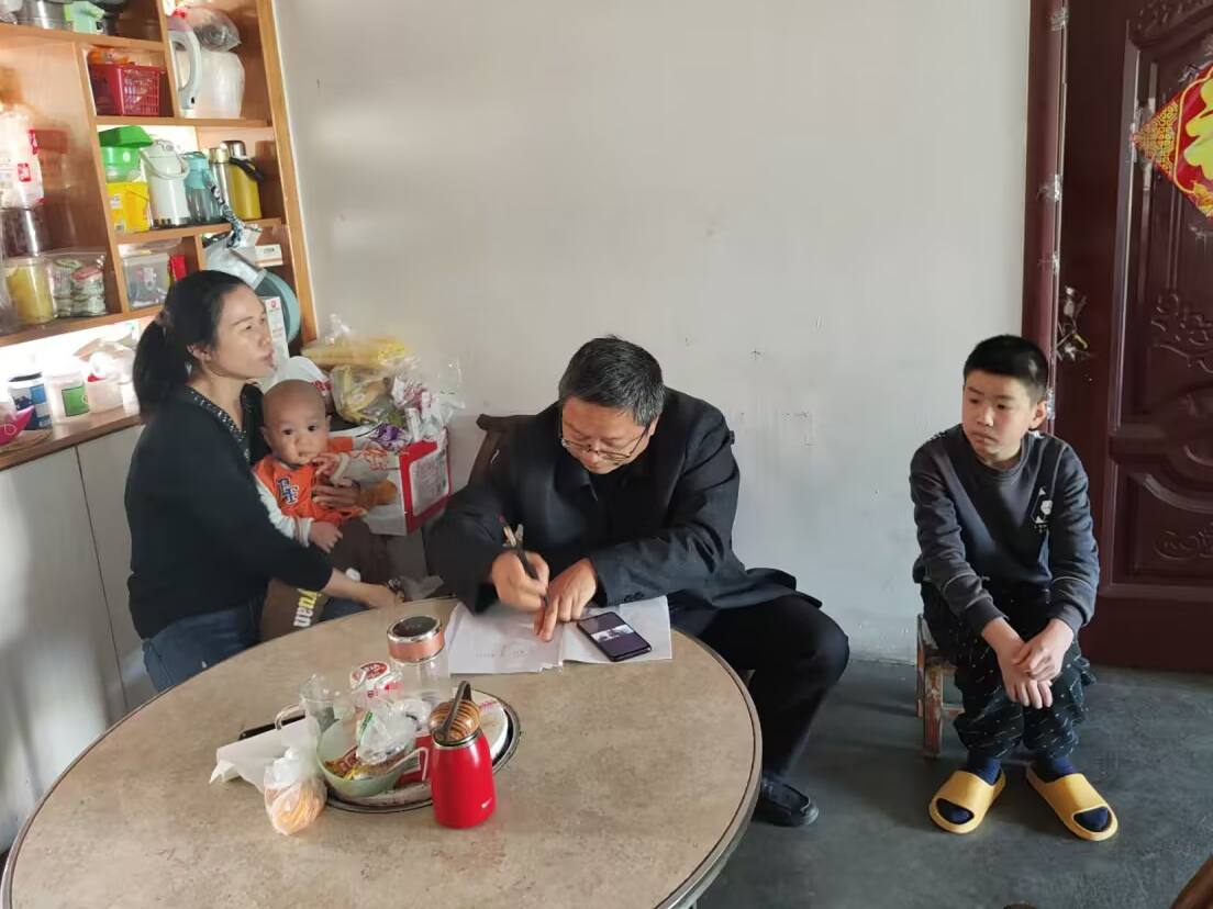 潘口中学：暖心家访助成长