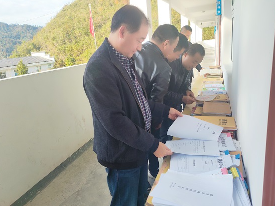 上庸镇中心学校：立足常规抓教学  深入检查促提升