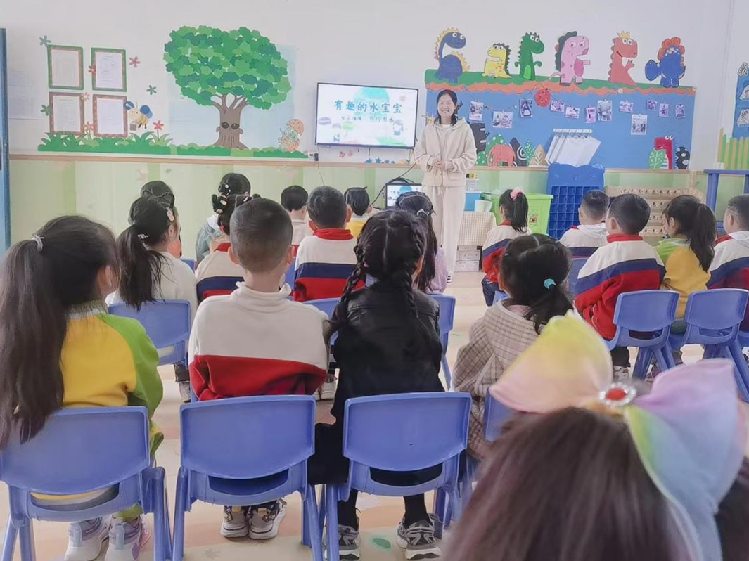 秦古镇中心幼儿园：比教学　提能力
