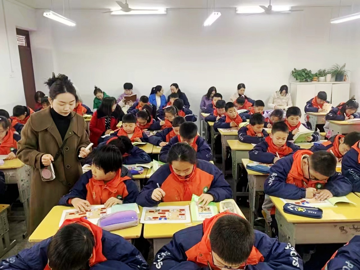 县实验小学：教学视导明方向  提质增效促发展