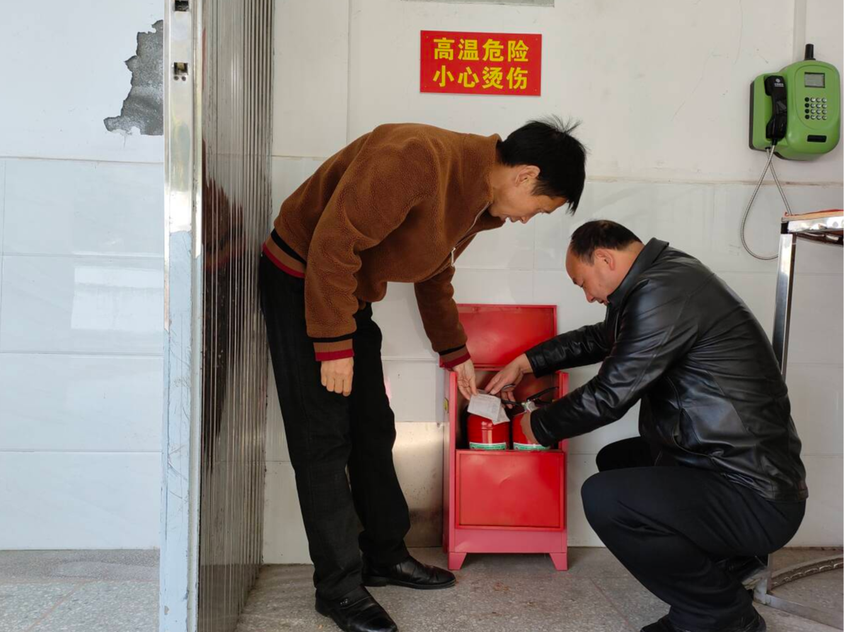 潘口乡：排查安全隐患　拧紧校园“安全阀”