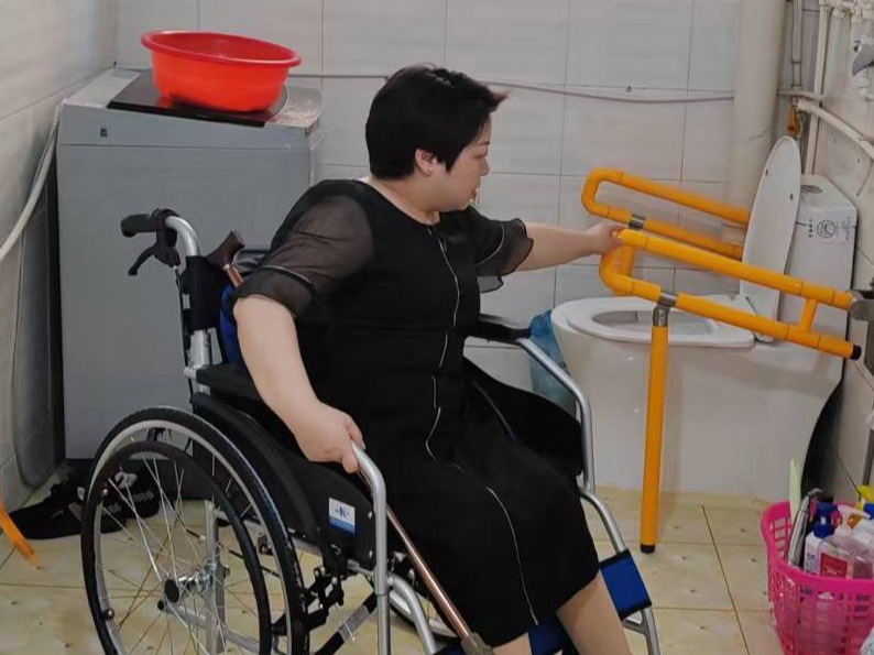 我县今年完成400户困难残疾人家庭无障碍改造