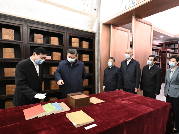人民领袖｜“典籍守护者”习近平