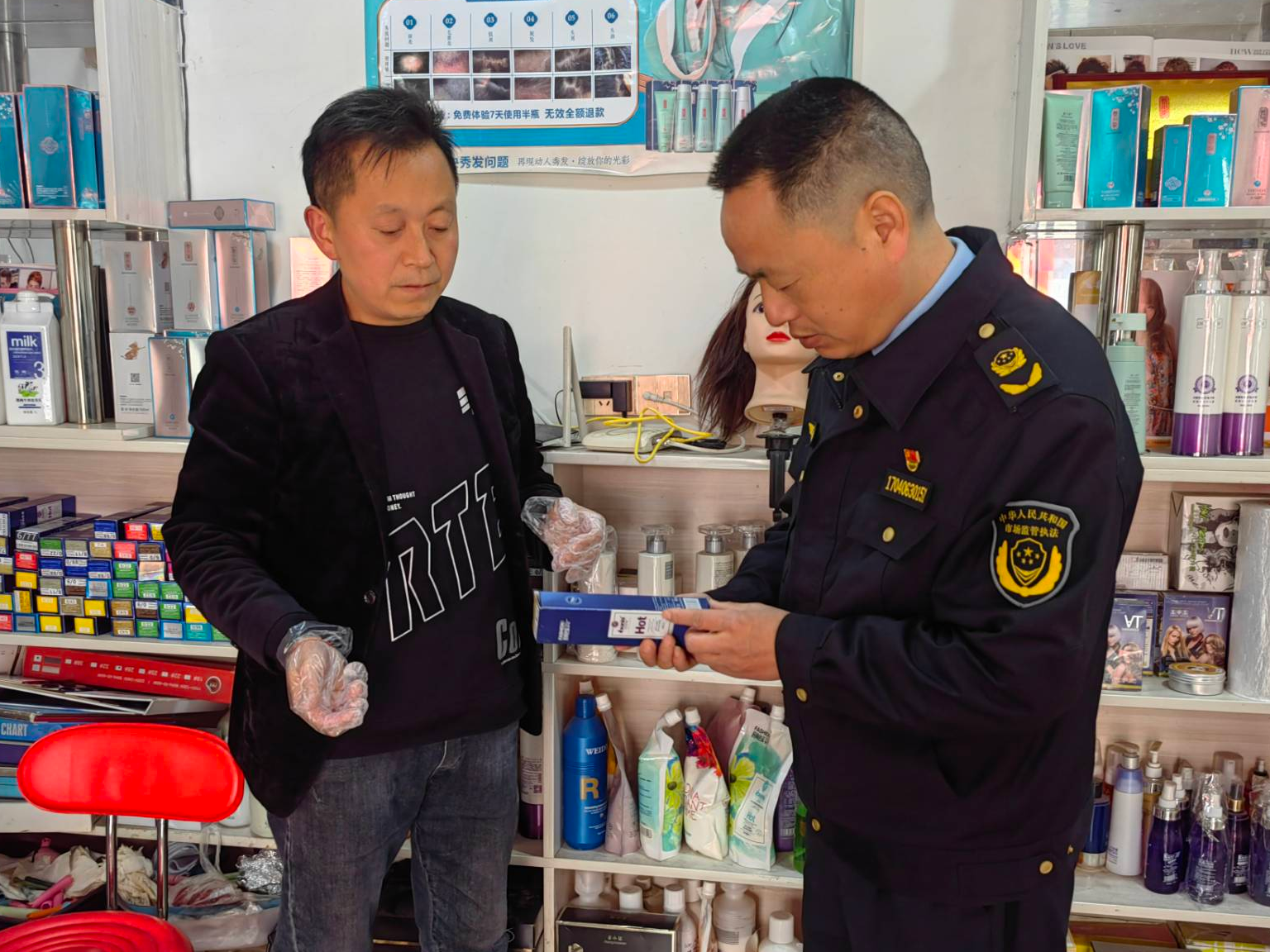 双台市场监管所开展化妆品专项检查