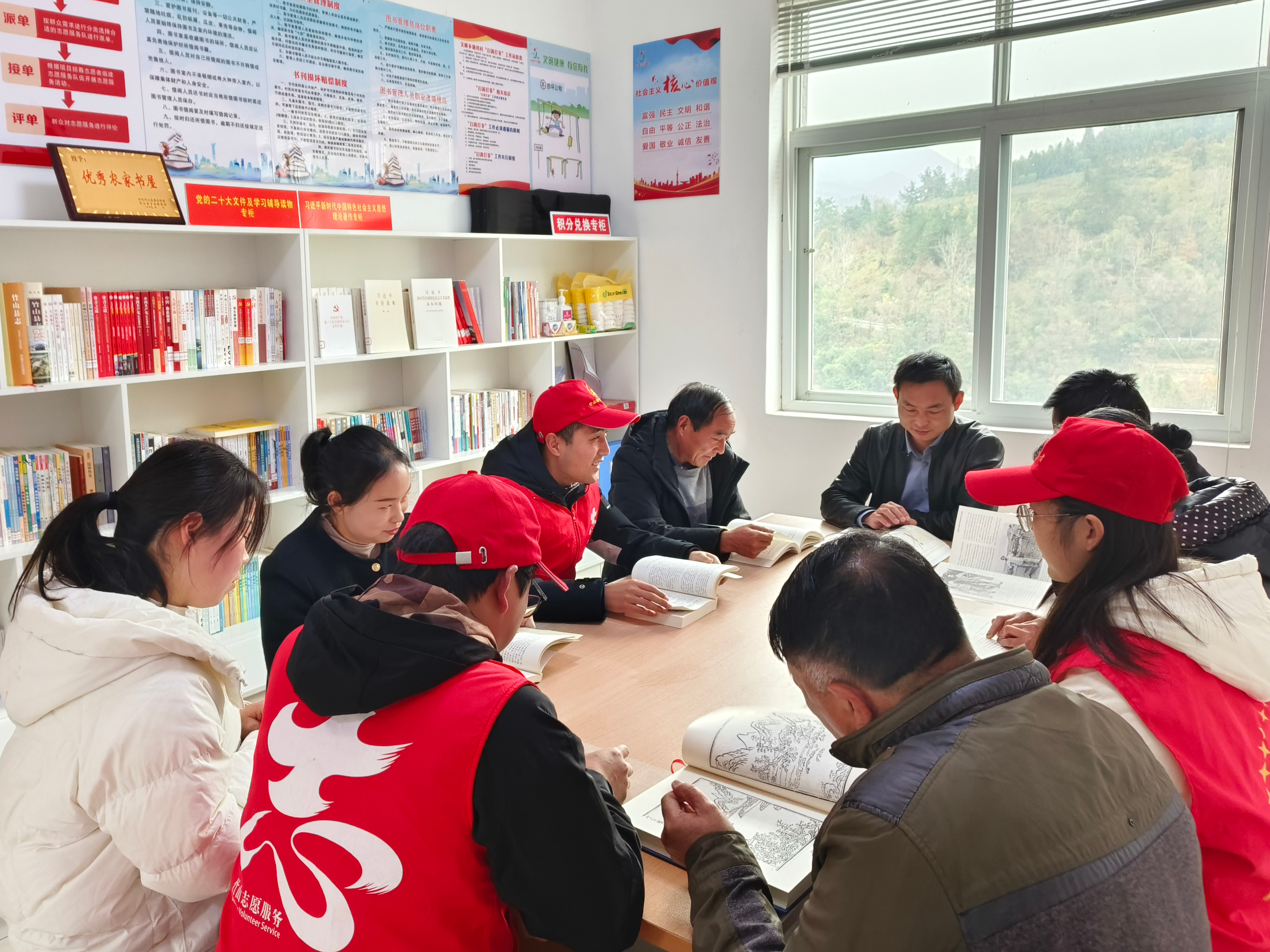 文峰乡：农家书屋书香浓