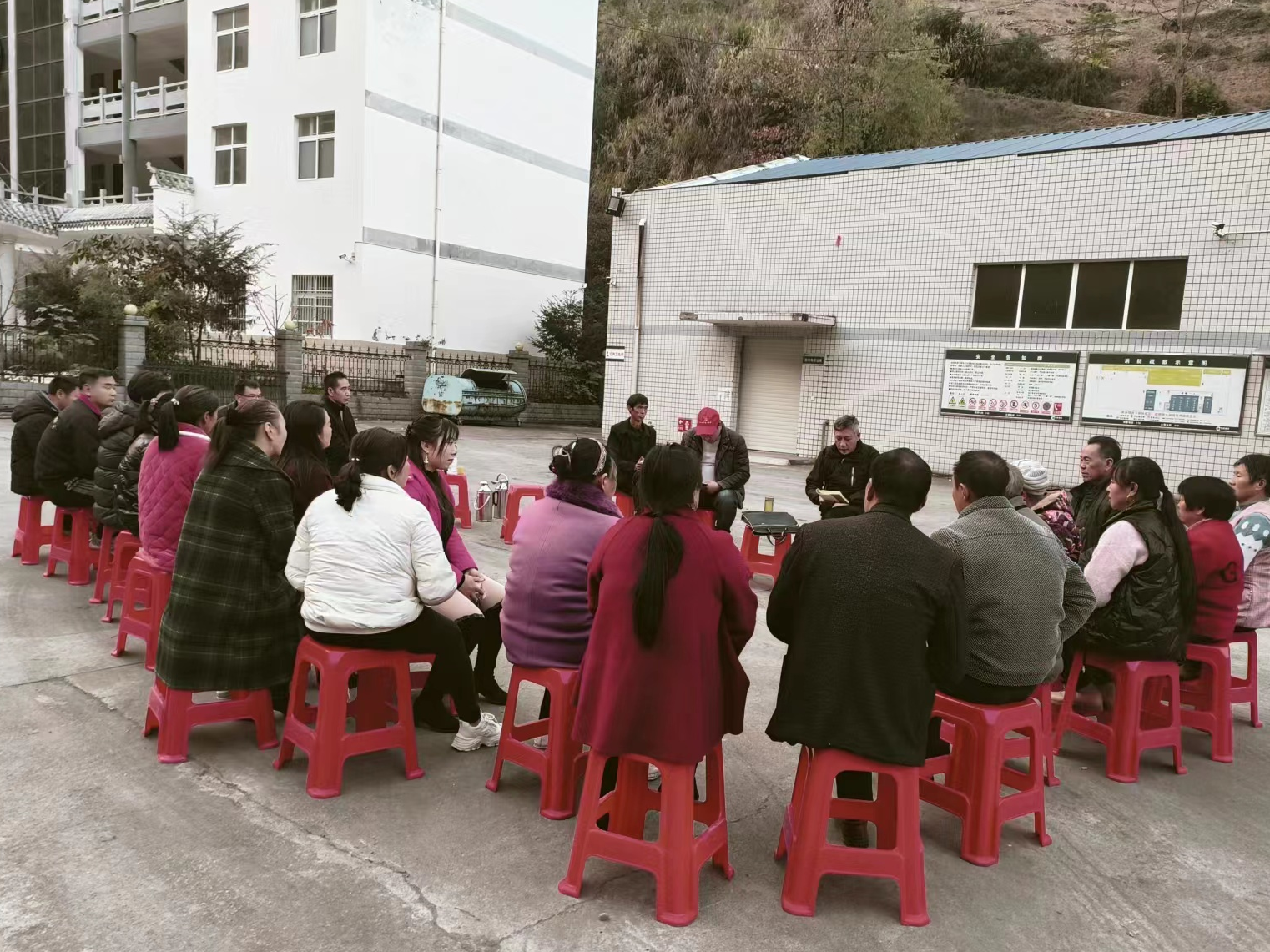 柳林乡：冬季取暖 安全先行