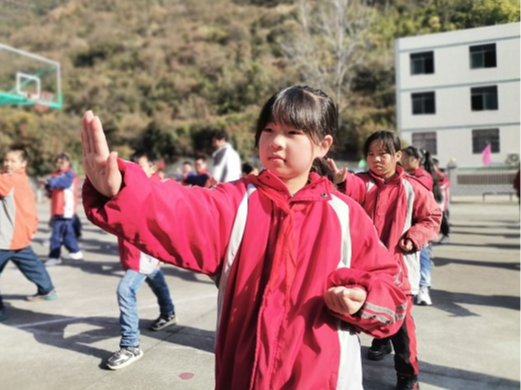 沧浪九年制学校：课间多精彩 课外乐趣多