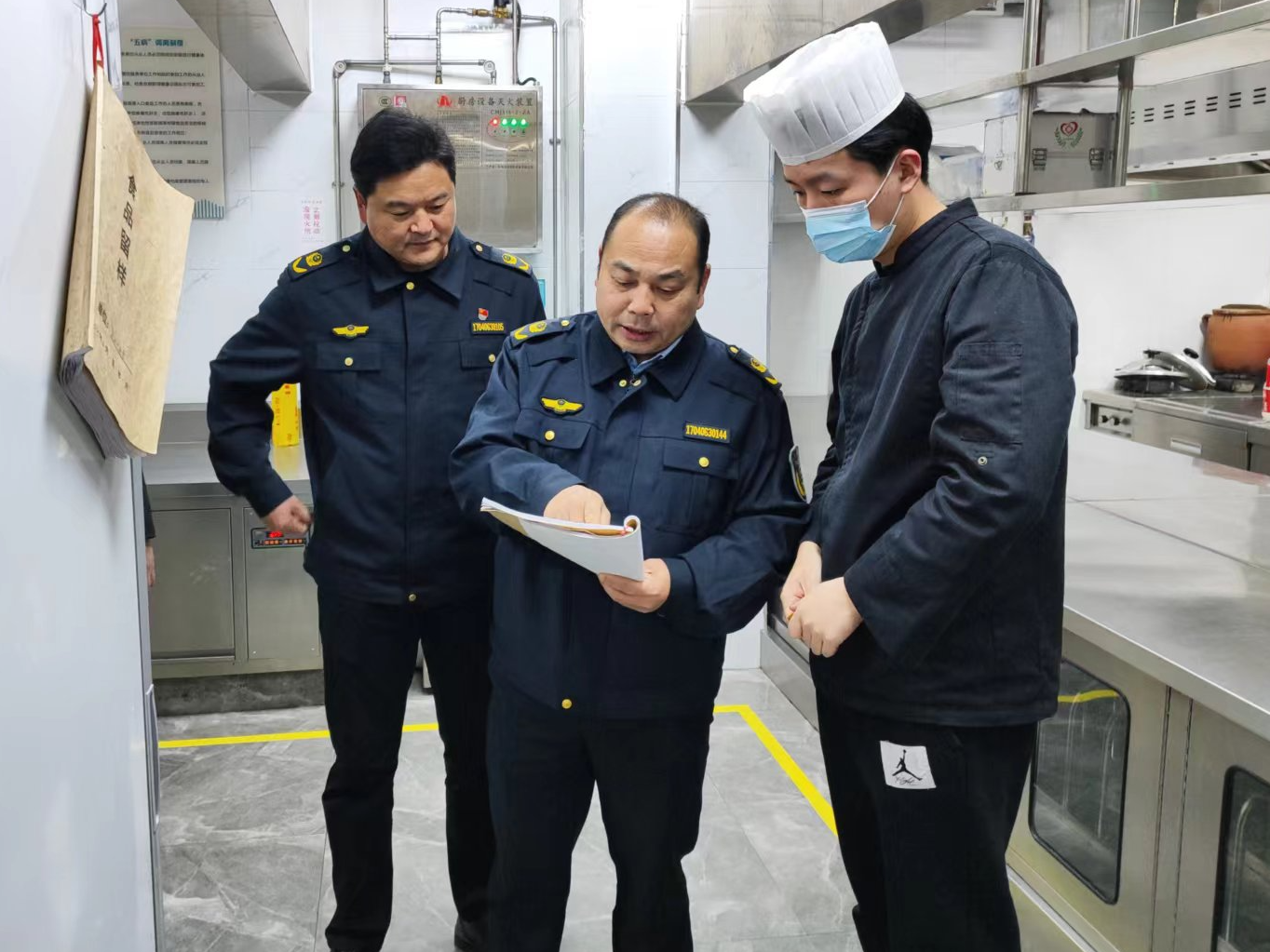 县市场监管局开展食品添加剂使用风险排查