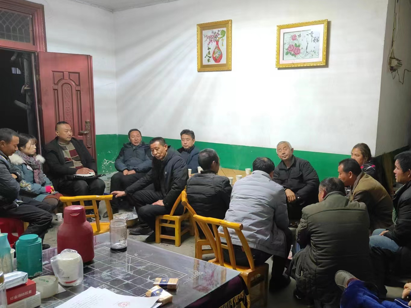 楼台乡：寒冬送温暖 “围炉”话平安