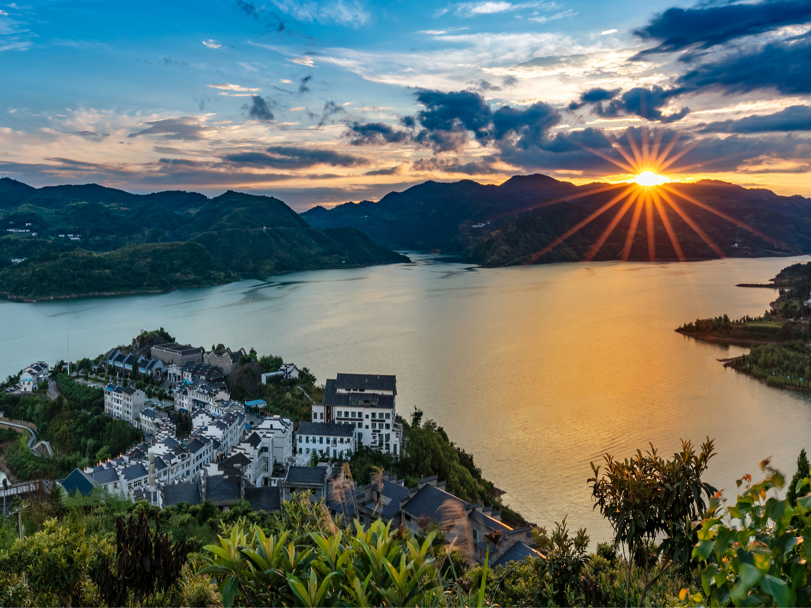 上庸镇强化监督   擦亮长江“保护色”