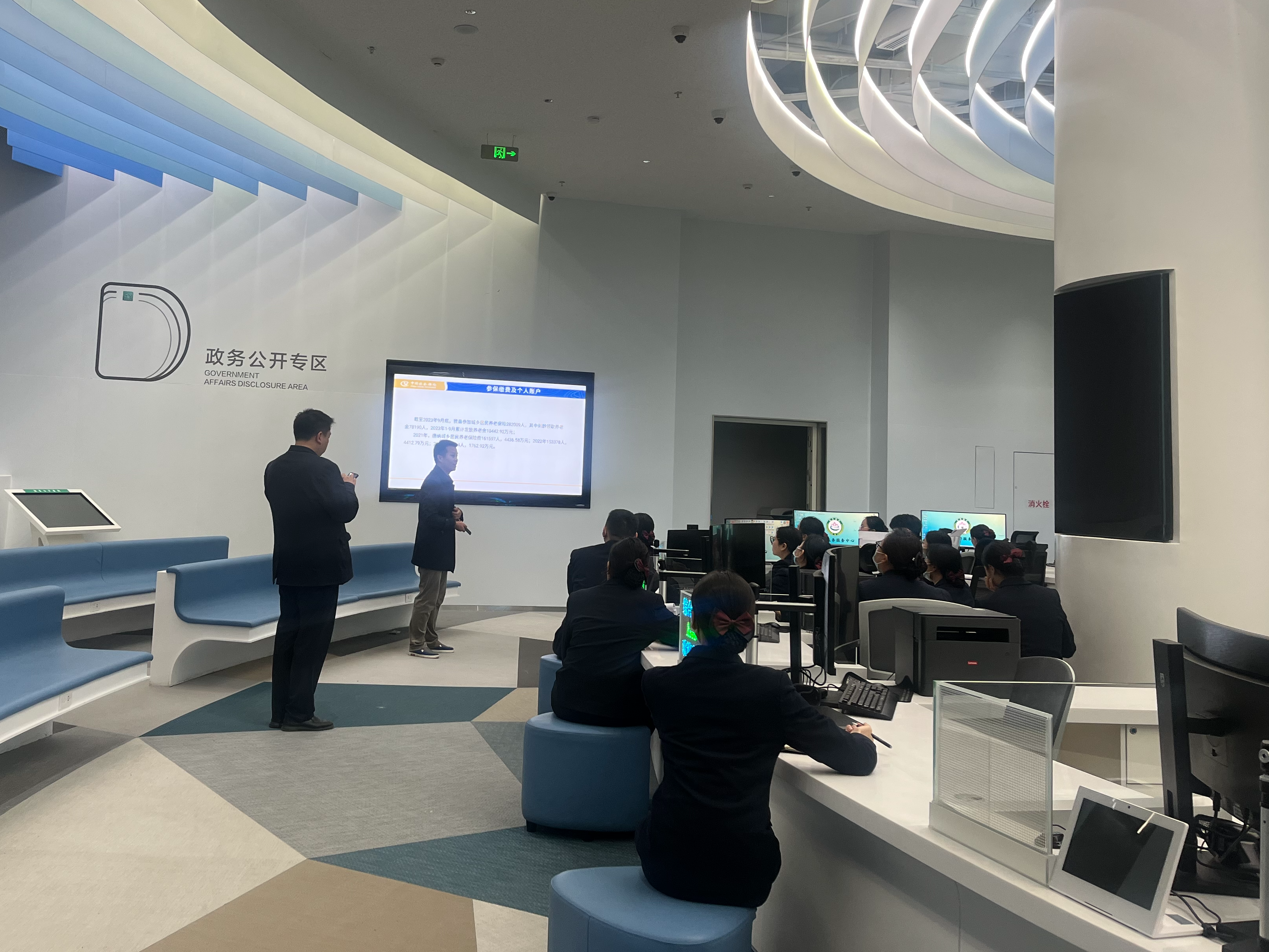 县行政审批局：创新协同机制 更好服务群众