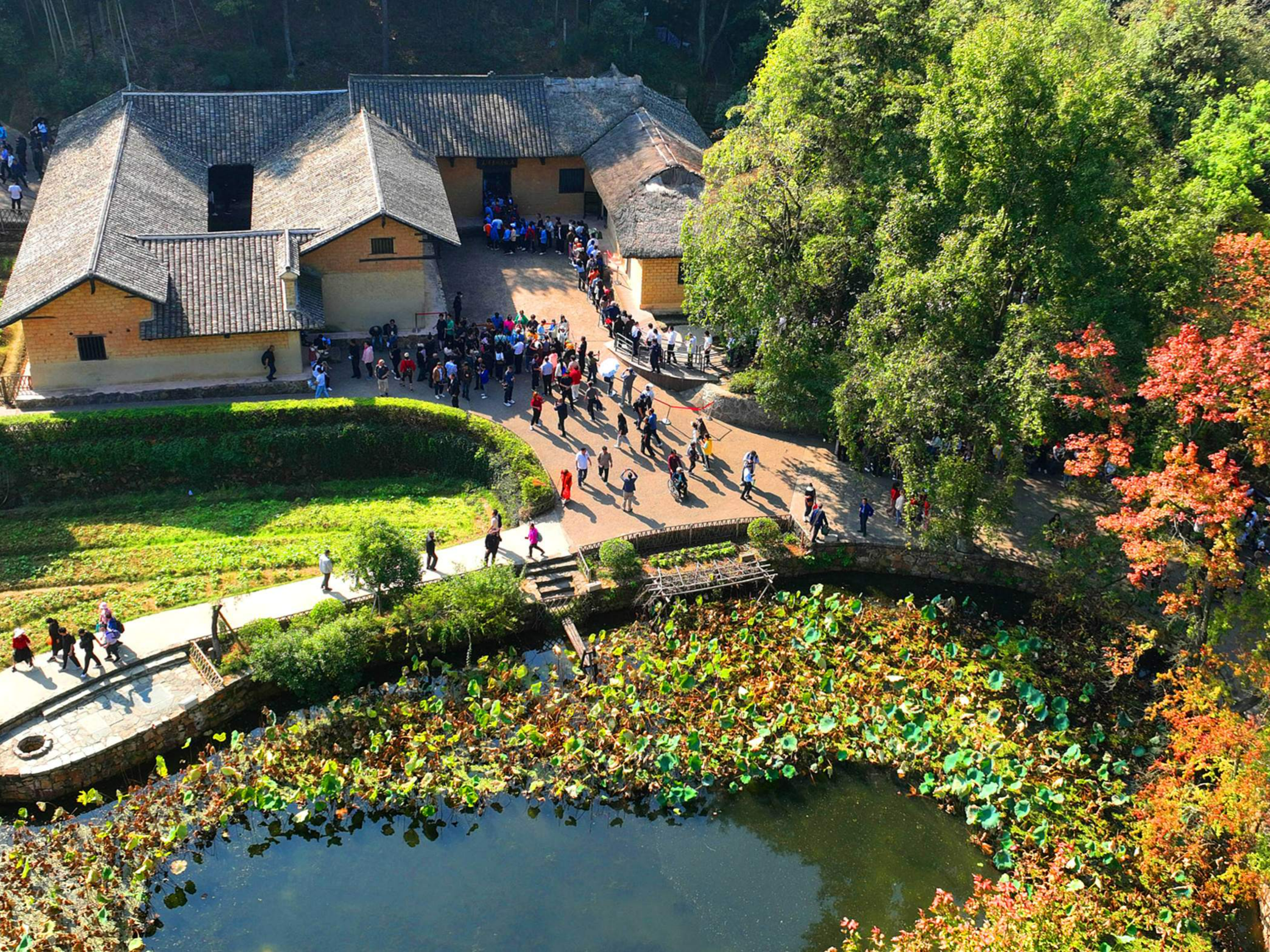 时政新闻眼丨如何把毛泽东同志开创的事业继续推向前进，习近平提出这些明确要求