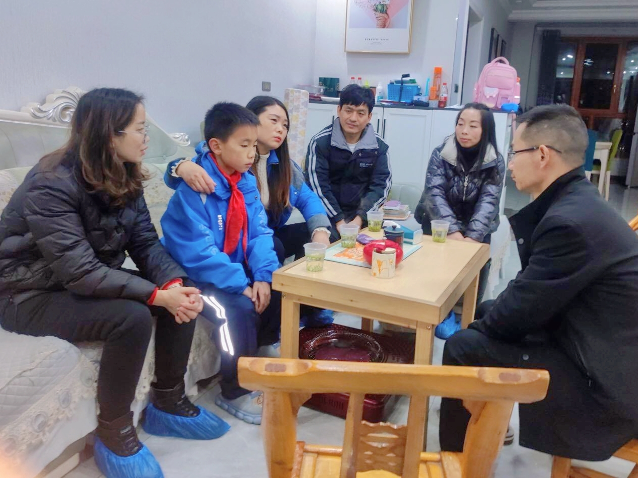 恒升小学开展“千名教师访万家”活动