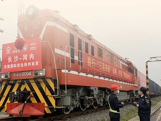 跟着习主席看世界｜感受中越“同志加兄弟”特殊情谊