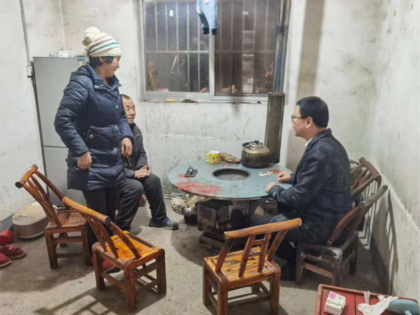 竹坪乡：干部走访入户“探温”  护航村民温暖过冬