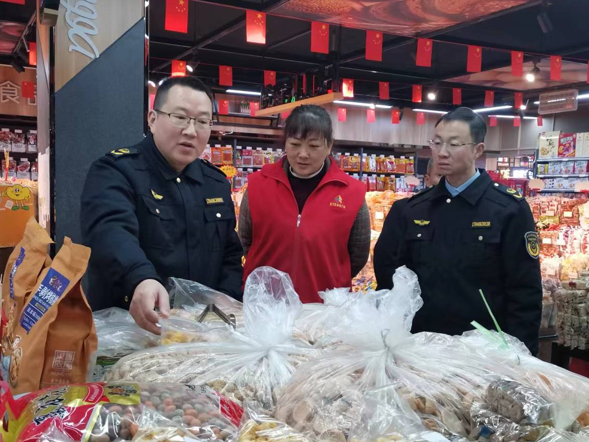 秦古市场监管所多举措开展校园周边食品安全专项检查