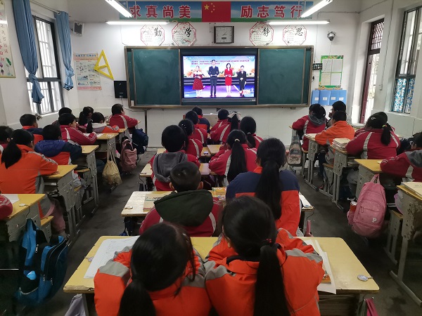 楼台乡中小学：学习身边榜样 争当时代新人