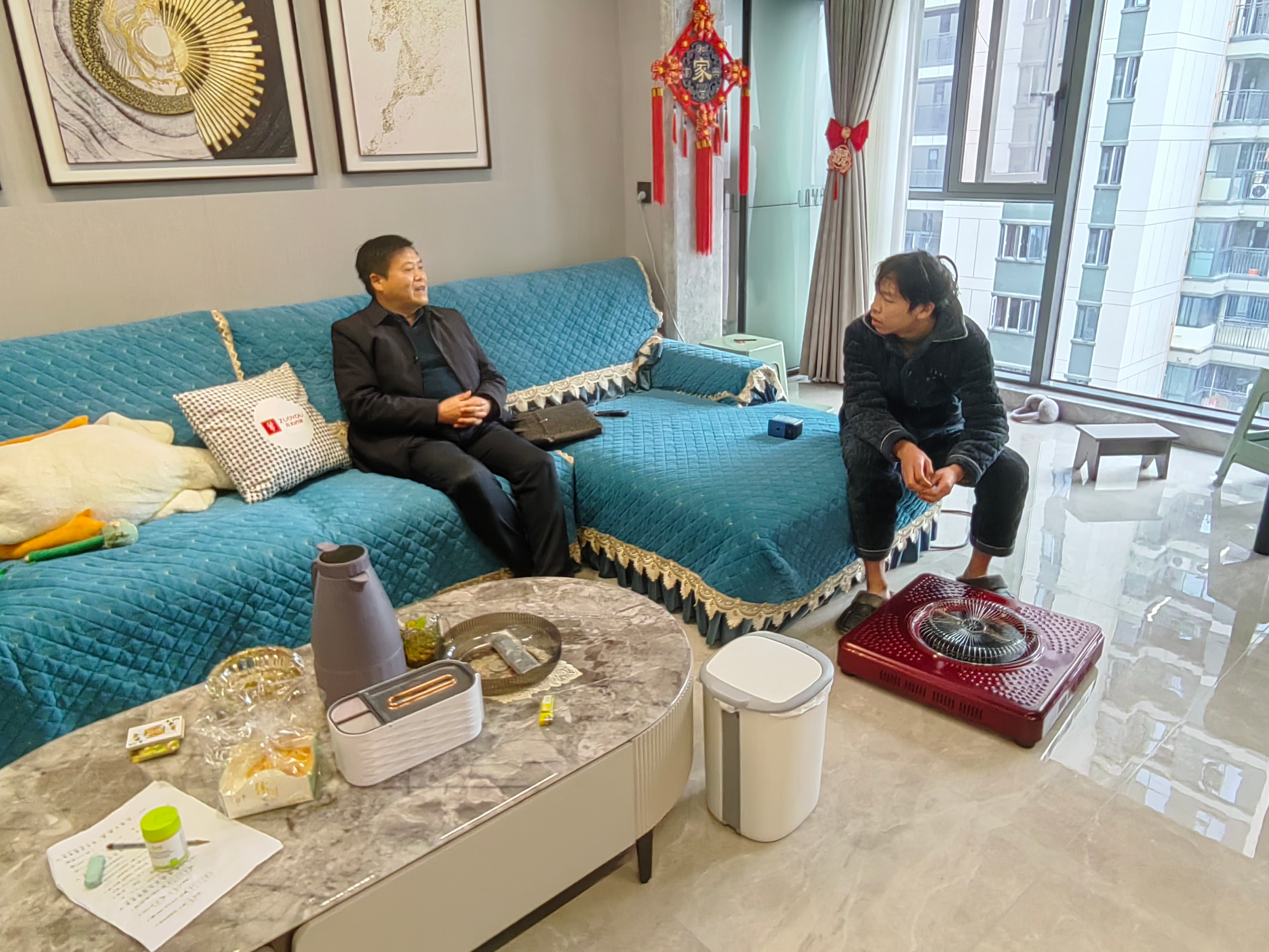 潘口乡中心学校开展“千名教师访万家”活动