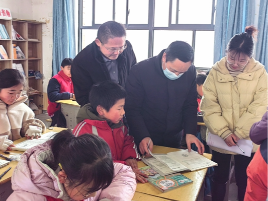宝丰镇中心学校开展期末综合检查