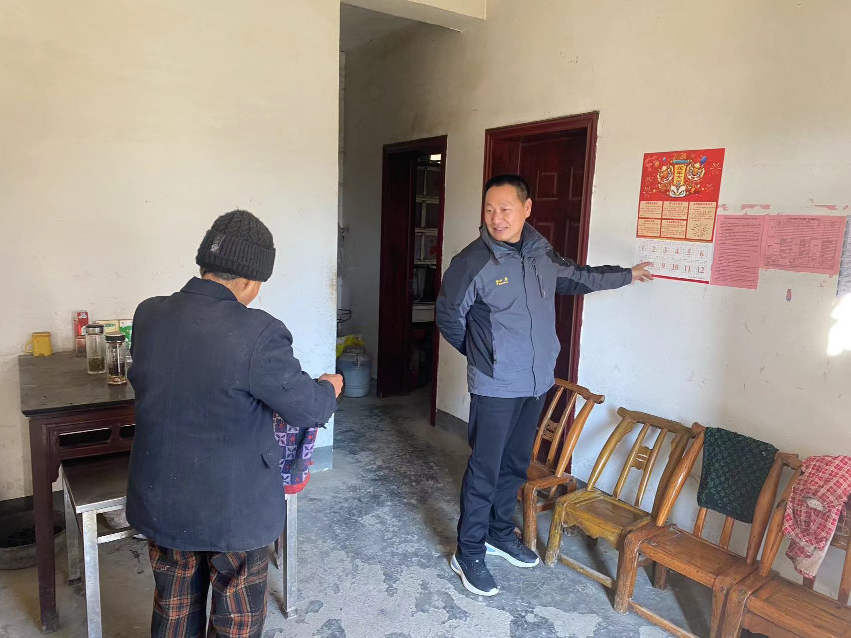 官渡镇：进村入户访民情