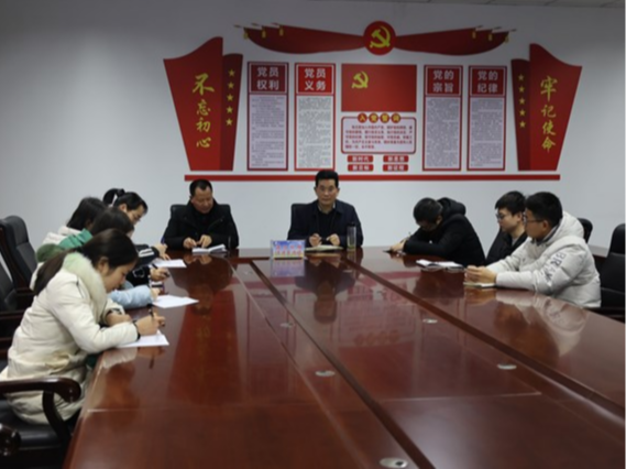 竹山一中关心关爱青年教师成长